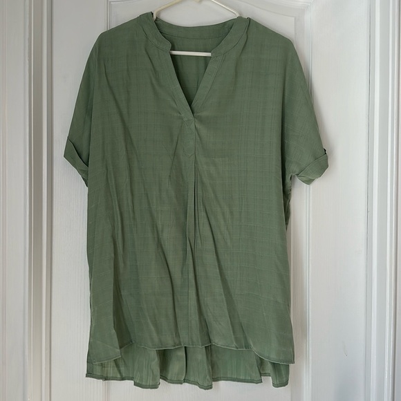 V Neck Blouse Size Medium - Picture 1 of 4